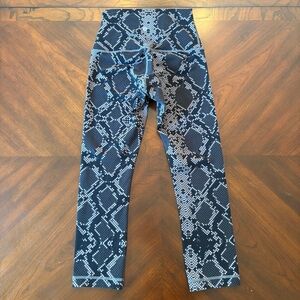 LULULEMON Wunder Under Crop High Rise Leggings 4 Snake Print Black Gray Luon‎